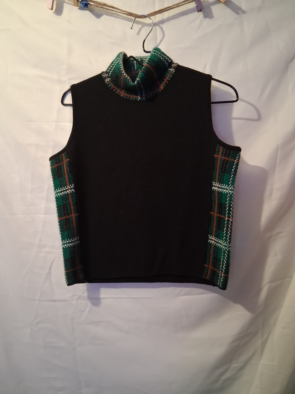Madame Knitwear Emerald Green Plaid Trim Turtleneck Sweater Vest, Size XL